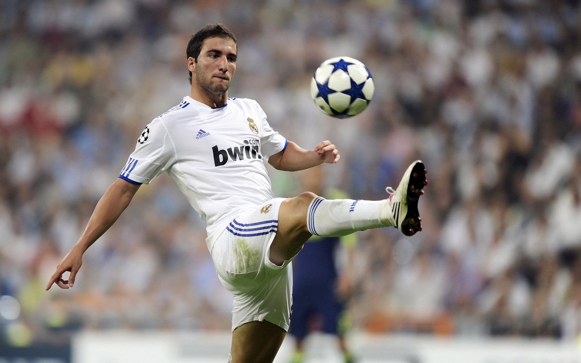 九游官网下载app下载-亨利海布里114球领跑英超单一球场进球榜,亨利英超第一人